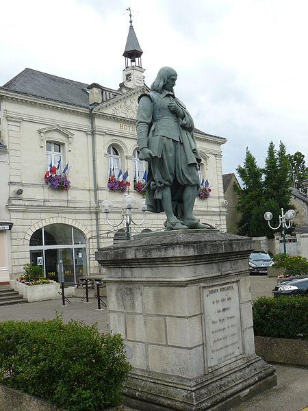 Descartes town hall with the statue of the philosopher.