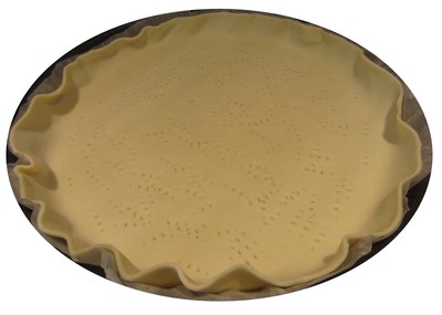 Pâte brisée piquée avec une fourchette.