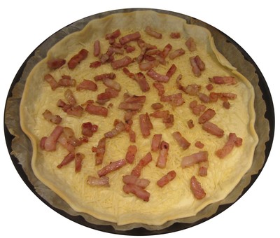 Pâte avec le fromage et les lardons.