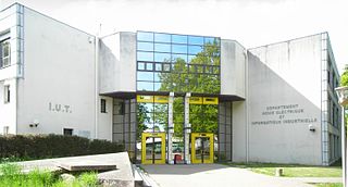 Une photo de l'IUT de Tours (campus Grandmont).